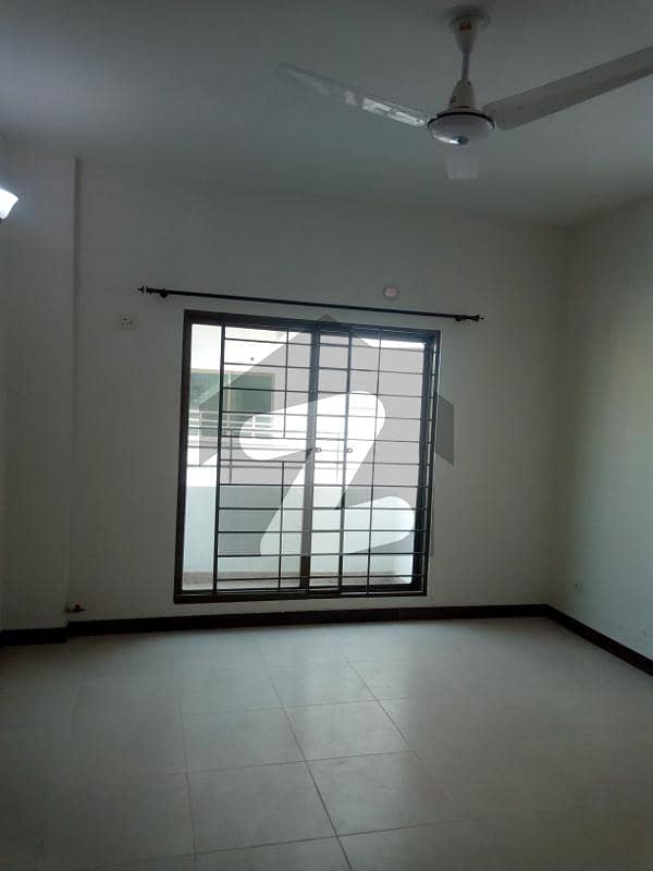 Old Building Shade Parking 4 Bed Army Apartments (6th Floor) In Askari 11 Are Available For Sale
