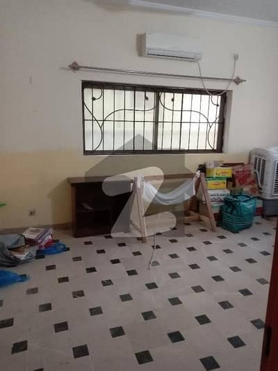 One Bedroom With Attached Bathroom As Paying Guest Only Ladies Or Old Aged Single In 600 Sq Yds House