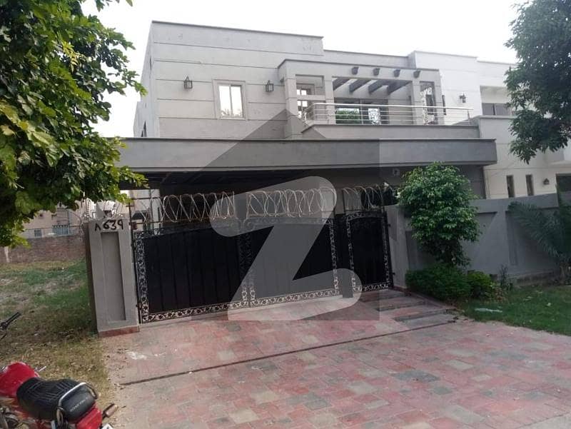 10 MARLA BEAUTIFUL SLIGHTLY USED HOUSE IS AVAILABLE FOR RENT ON TOP LOCATION OF WAPDA TOWN PHASE 1 LAHORE