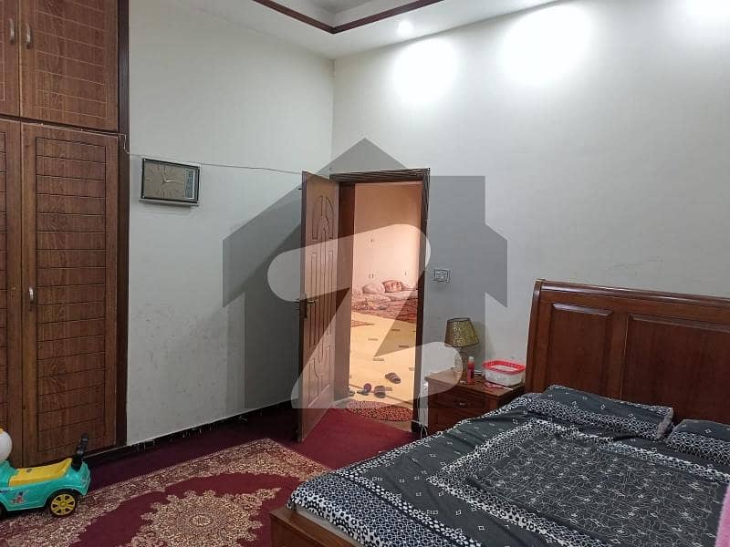 ایچ ۔ 13 اسلام آباد میں 6 کمروں کا 7 مرلہ مکان 2.5 کروڑ میں برائے فروخت۔