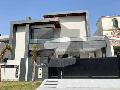 1 kanal Park Facing Luxurious Brand New House in Lake City