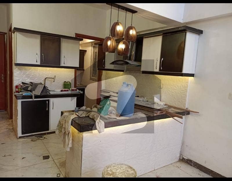 نارتھ ناظم آباد کراچی میں 4 کمروں کا 11 مرلہ فلیٹ 85.0 ہزار میں کرایہ پر دستیاب ہے۔