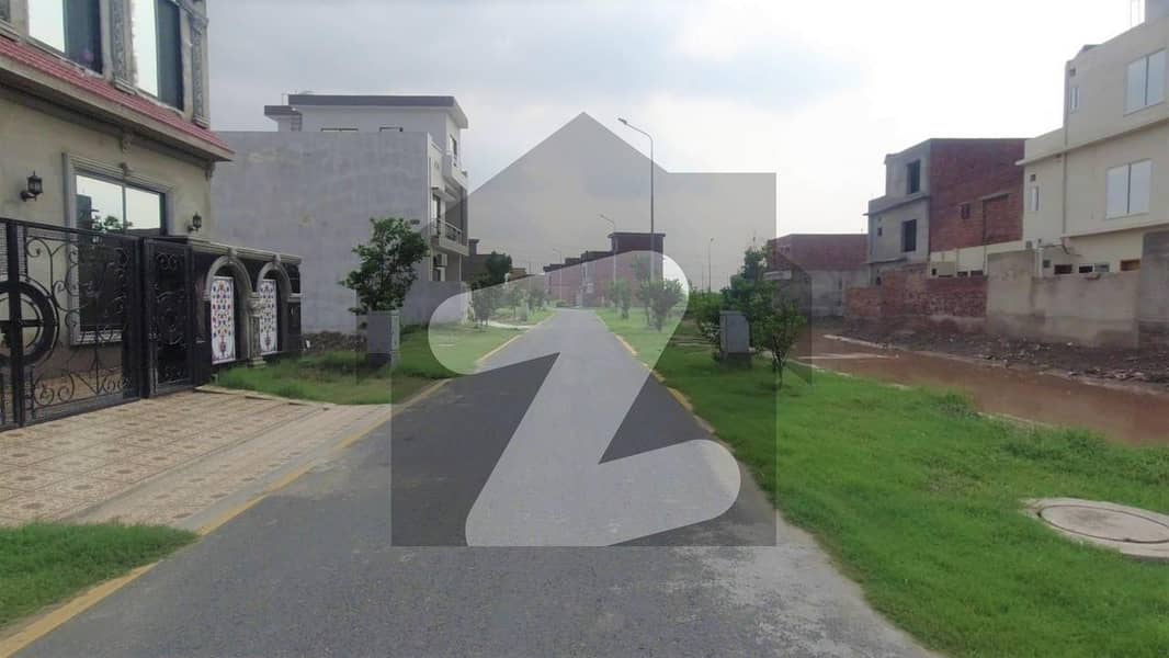 پارک ویو سٹی ۔ پلاٹینم بلاک پارک ویو سٹی,لاہور میں 5 مرلہ رہائشی پلاٹ 40.0 لاکھ میں برائے فروخت۔