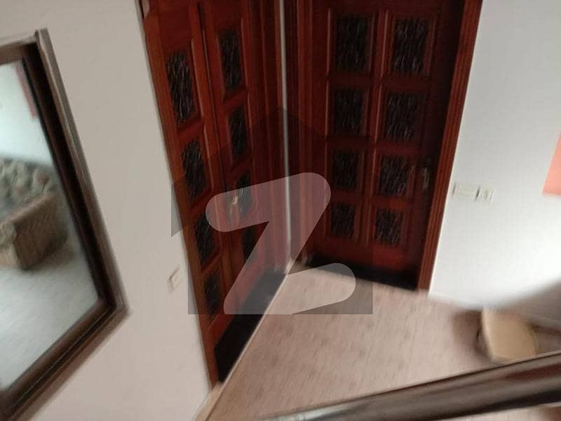ایچیسن سوسائٹی لاہور میں 2 کمروں کا 6 مرلہ بالائی پورشن 30.0 ہزار میں کرایہ پر دستیاب ہے۔