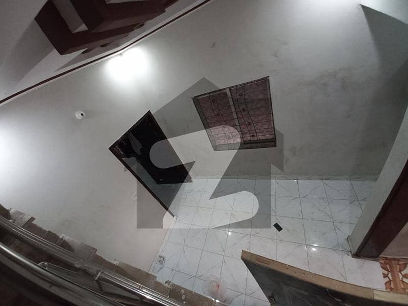 سمن آباد لاہور میں 3 کمروں کا 2 مرلہ مکان 32.0 ہزار میں کرایہ پر دستیاب ہے۔