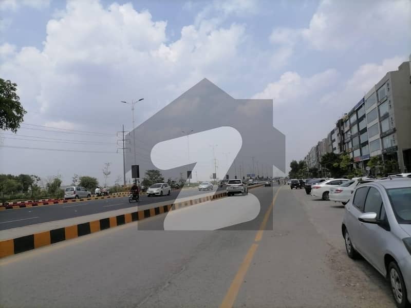 ڈی ایچ اے فیز 6 - بلاک سی فیز 6,ڈیفنس (ڈی ایچ اے),لاہور میں 3 کنال رہائشی پلاٹ 24.0 کروڑ میں برائے فروخت۔