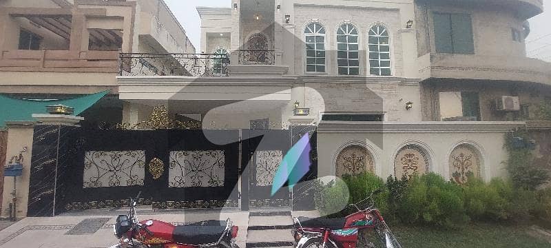 پنجاب کوآپریٹو ہاؤسنگ سوسائٹی لاہور میں 5 کمروں کا 10 مرلہ مکان 1.1 لاکھ میں کرایہ پر دستیاب ہے۔