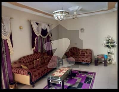 یونیورسٹی روڈ کراچی میں 4 کمروں کا 16 مرلہ بالائی پورشن 3.65 کروڑ میں برائے فروخت۔