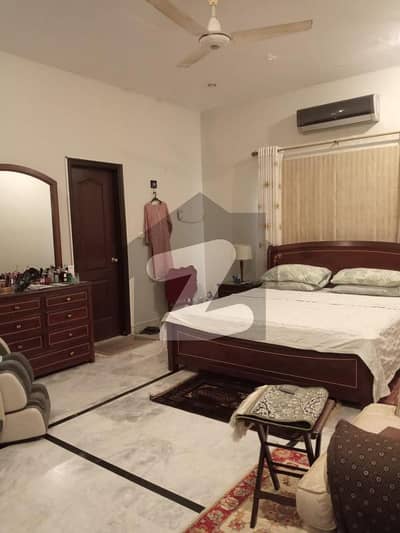 ڈی ایچ اے فیز 6 ڈی ایچ اے ڈیفینس,کراچی میں 4 کمروں کا 12 مرلہ مکان 7.5 کروڑ میں برائے فروخت۔