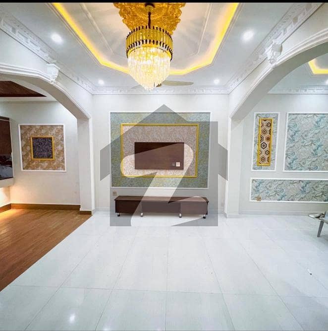 کینال گارڈن ۔ بلاک ای کینال گارڈن,لاہور میں 4 کمروں کا 5 مرلہ مکان 1.78 کروڑ میں برائے فروخت۔