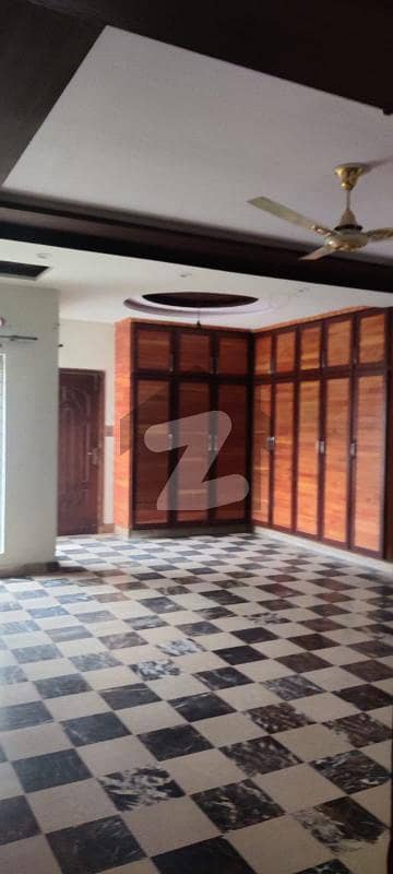 1.5 KANAL GREAT LOCATION LOWER PORTION FOR RENT IN UET HOUSING SOCIETY