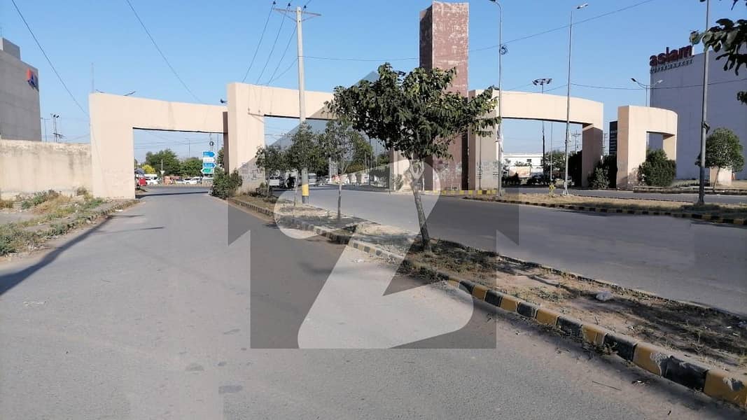 1 KANAL SEMI COMMERCIAL PLOT ON 150FT ROAD AVAILABLE FOR SALE IN LDA AVENUE BLOCK B