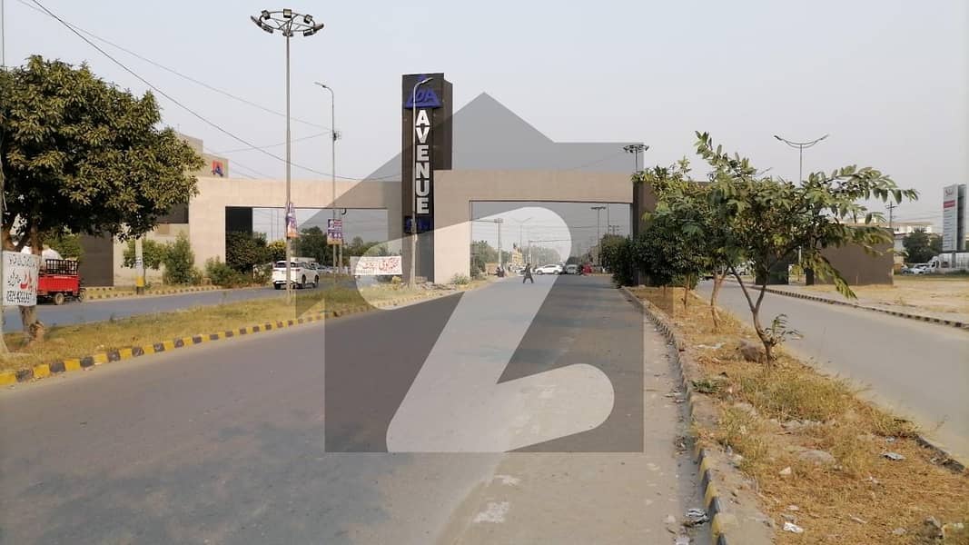 1 KANAL SEMI COMMERCIAL PLOT 100FT ROAD AVAILABLE FOR SALE IN LDA AVENUE BLOCK J