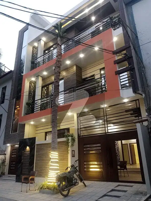 240 Sq. Yards 4 Bed DD Brand New 1st Floor Portion West Open Ultra Luxury Modern In VIP Block 1 Gulshan Upper Portion For Sale