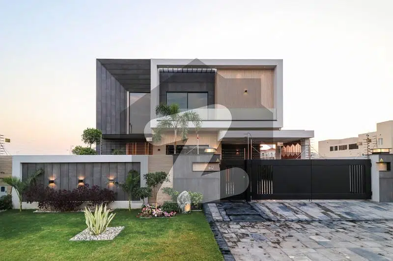Modern Designed 1 Kanal Spectacular House For Sell In Dha Lahore