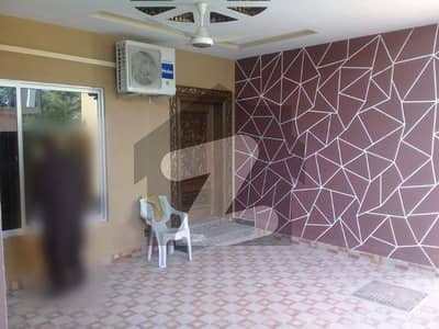 سیٹیلائیٹ ٹاؤن - بلاک بی سیٹیلائیٹ ٹاؤن,راولپنڈی میں 6 کمروں کا 11 مرلہ مکان 2.2 لاکھ میں کرایہ پر دستیاب ہے۔
