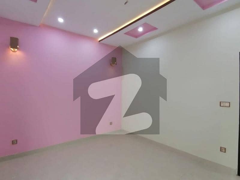 پی سی ایس آئی آر سٹاف کالونی لاہور میں 5 کمروں کا 10 مرلہ مکان 1.5 لاکھ میں کرایہ پر دستیاب ہے۔