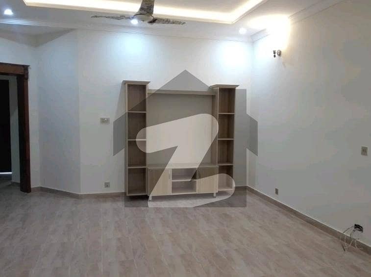 ٹاپ سٹی 1 - بلاک اے ٹاپ سٹی 1,اسلام آباد میں 5 کمروں کا 10 مرلہ مکان 1.0 لاکھ میں کرایہ پر دستیاب ہے۔
