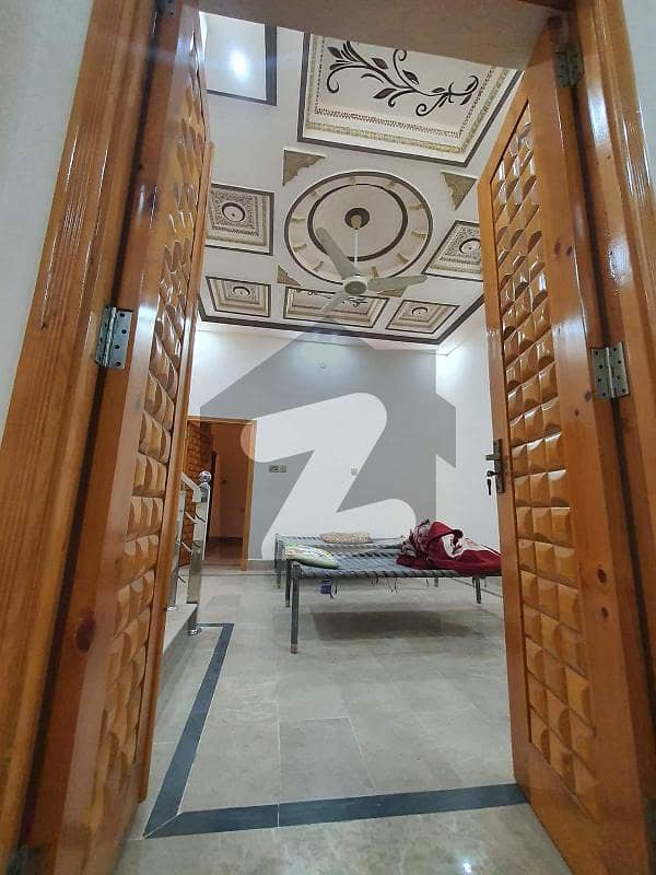 سیف آباد فیصل آباد میں 4 کمروں کا 4 مرلہ مکان 1.75 کروڑ میں برائے فروخت۔