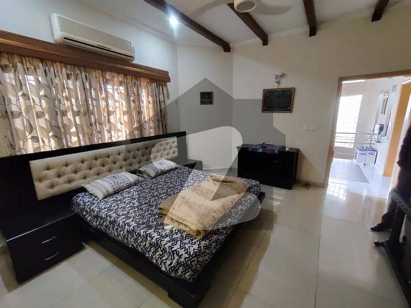 ڈی ایچ اے فیز 4 ڈیفنس (ڈی ایچ اے),لاہور میں 5 کمروں کا 1 کنال مکان 7.2 کروڑ میں برائے فروخت۔
