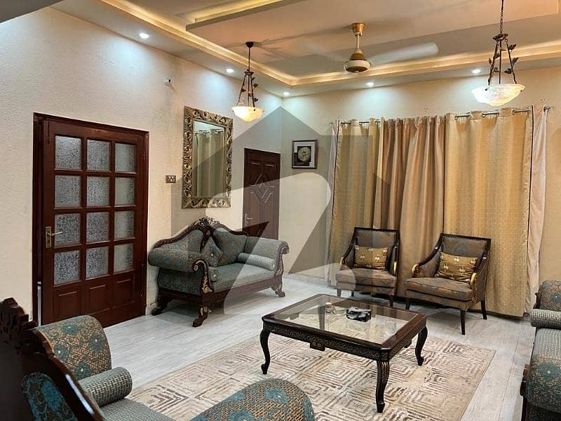 پنجاب کوآپریٹو ہاؤسنگ سوسائٹی لاہور میں 6 کمروں کا 1 کنال مکان 5.5 کروڑ میں برائے فروخت۔