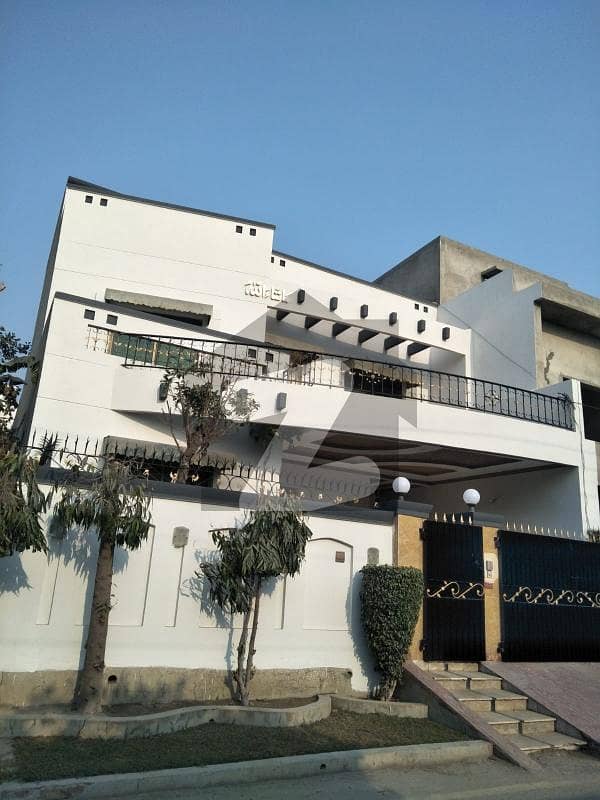 7.5 Marla Double Storey House Available For Sale In Raza Town Canal Road Fsd