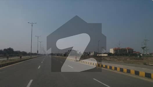 ڈی ایچ اے فیز 6 ڈیفنس (ڈی ایچ اے),لاہور میں 1 کنال پلاٹ فائل 5.5 کروڑ میں برائے فروخت۔