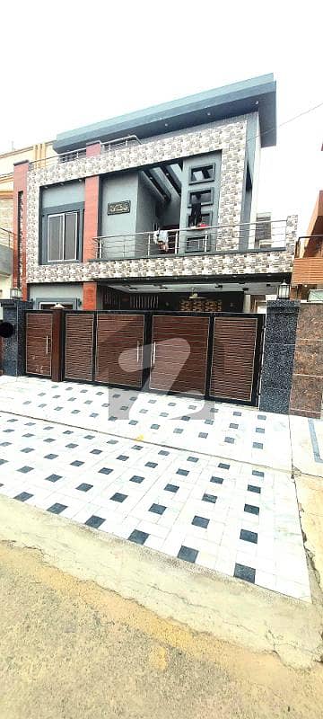 10 Marla Like Brand New Slightly House For Sale Very Prime Location In Central Park Lahore.