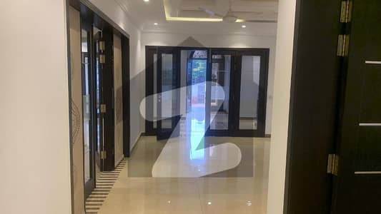 ڈی ایچ اے فیز 6 ڈیفنس (ڈی ایچ اے),لاہور میں 5 کمروں کا 1 کنال مکان 10.0 کروڑ میں برائے فروخت۔