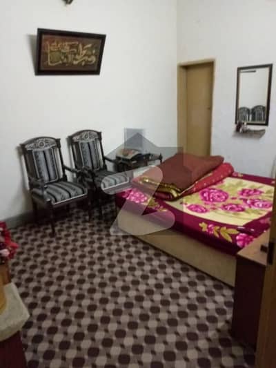 اعوان ٹاؤن ۔ مدینہ بلاک اعوان ٹاؤن,لاہور میں 4 کمروں کا 10 مرلہ مکان 2.7 کروڑ میں برائے فروخت۔