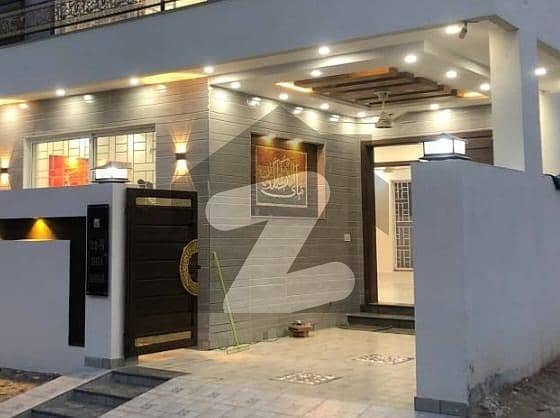Model City 1 Society Boundary Wall Canal Road Faisalabad 5 Marla Double Story Brand New House For Rent