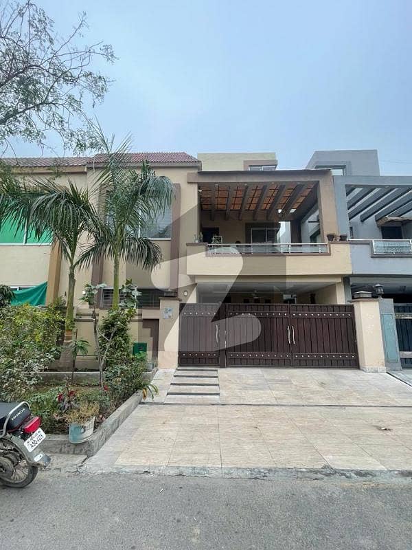 9.33 MARLA LIKE A BRAND NEW BEAUTI FULL HOUSE FOR SALE IN UMAR BLOCK BAHRIA TOWN LAHORE