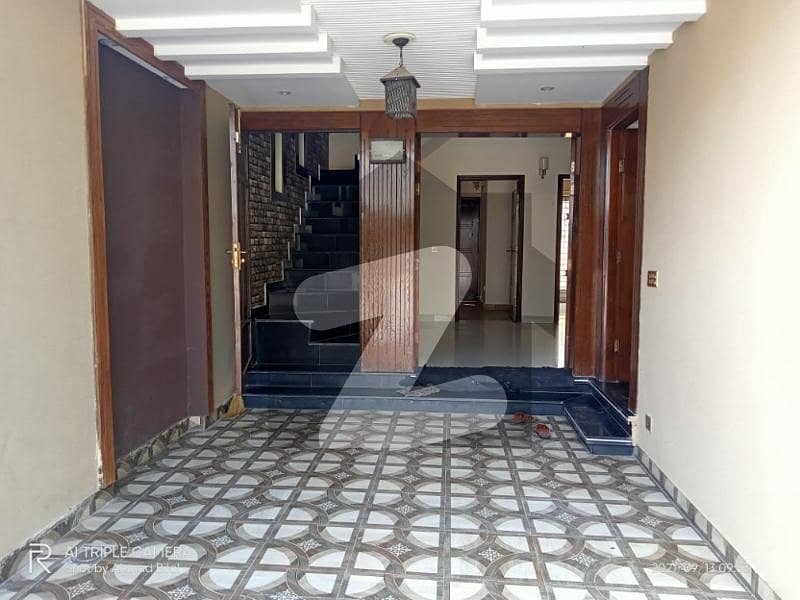 5 marla beautiful upper portion for rent in gardenia block sector d bahria town lahore