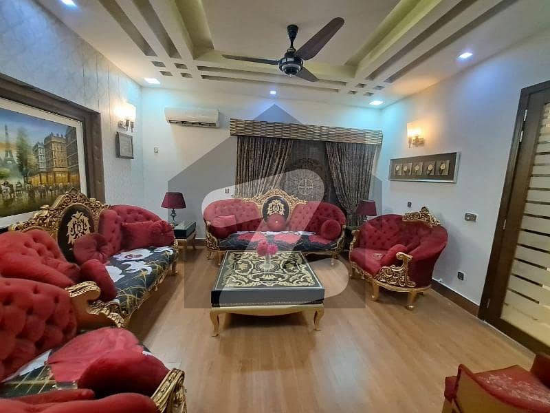 جوہر ٹاؤن لاہور میں 4 کمروں کا 5 مرلہ بالائی پورشن 90.0 ہزار میں کرایہ پر دستیاب ہے۔