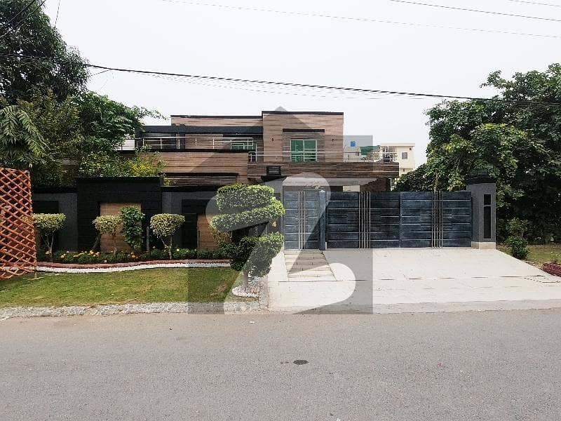 1 Kanal House Situated In Wapda Town Phase 1 - Block J1 For Sale