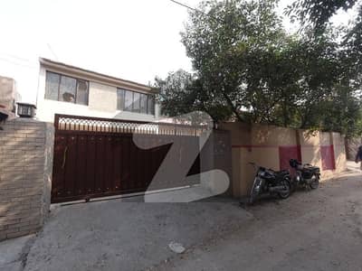 تلسا روڈ راولپنڈی میں 4 کمروں کا 14 مرلہ مکان 3.3 کروڑ میں برائے فروخت۔