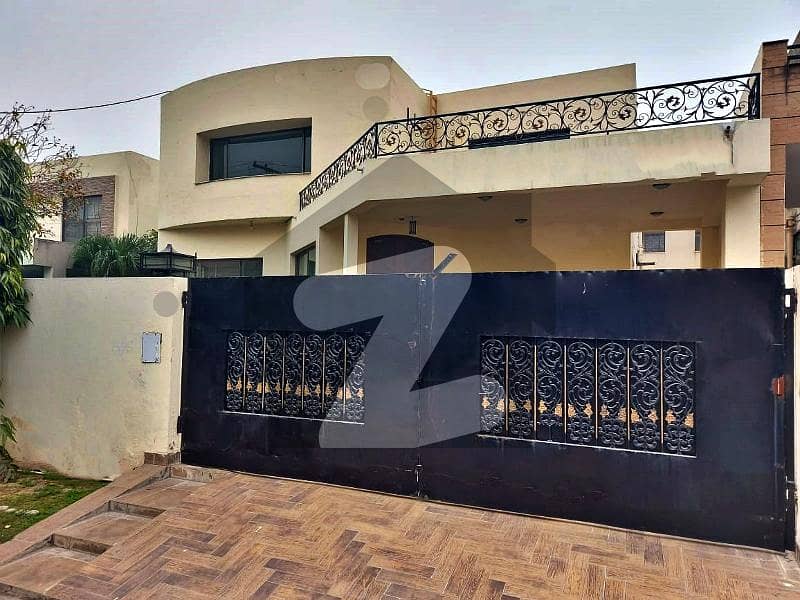 ڈی ایچ اے فیز 1 ڈیفنس (ڈی ایچ اے),لاہور میں 4 کمروں کا 1 کنال مکان 7.5 کروڑ میں برائے فروخت۔