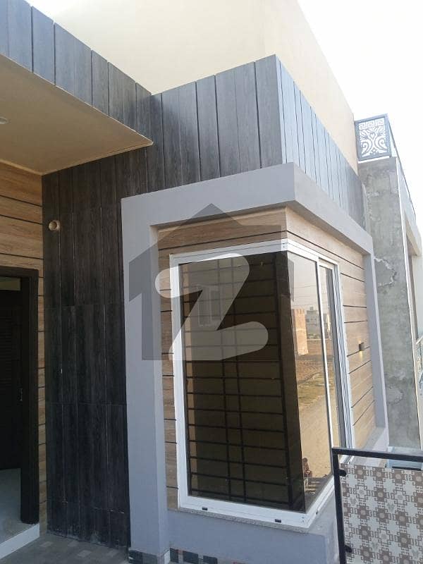 5 MARLA UPPER PORTION WITH SEPARATE ENTERANCE IN JUST 30 THOUSAND IN ELITE SITARA GOLD CITY SATIANA ROAD.