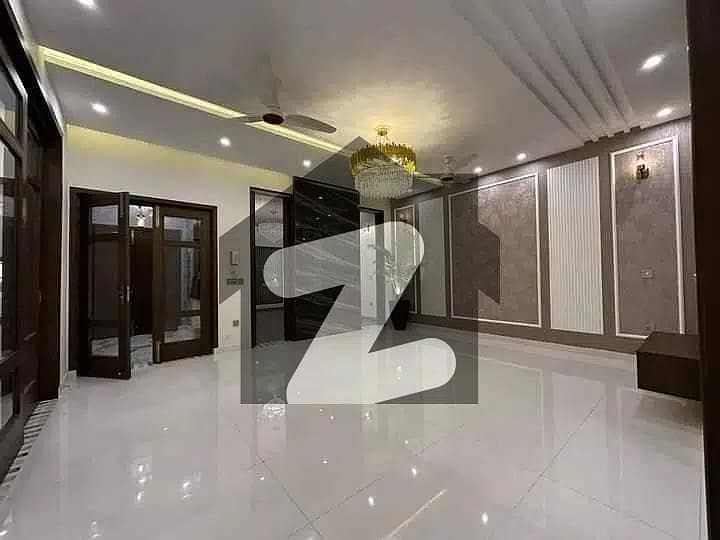 پارک ویو سٹی لاہور میں 5 کمروں کا 10 مرلہ مکان 3.2 کروڑ میں برائے فروخت۔