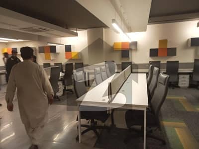 شاہراہِ فیصل کراچی میں 11 مرلہ دفتر 5.5 لاکھ میں کرایہ پر دستیاب ہے۔