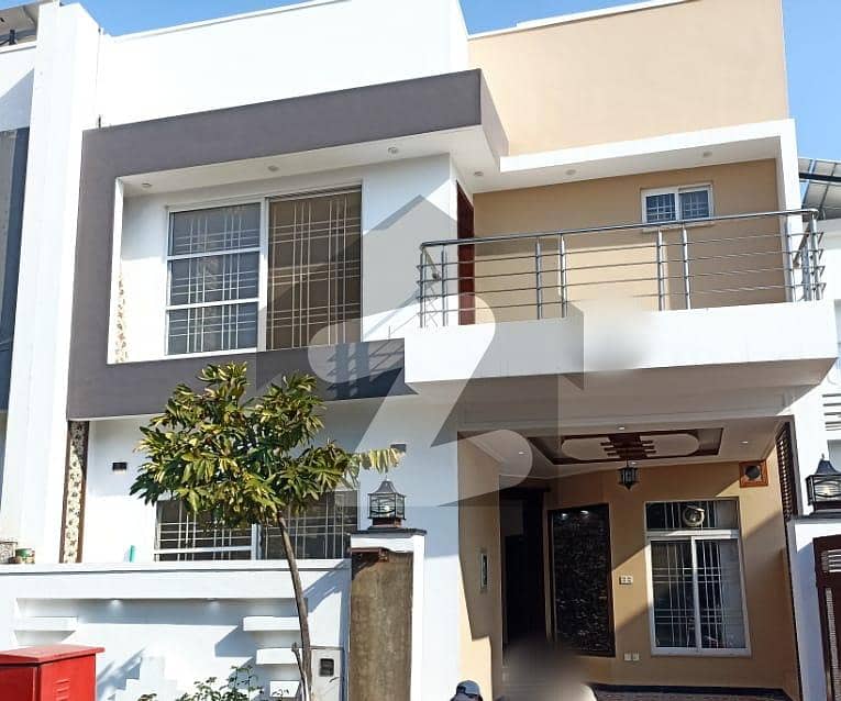 Sector B1 5 Marla House For Rent