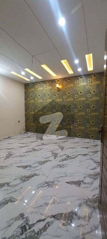 ایسٹ کینال روڈ کینال روڈ,فیصل آباد میں 4 کمروں کا 6 مرلہ مکان 3.1 کروڑ میں برائے فروخت۔