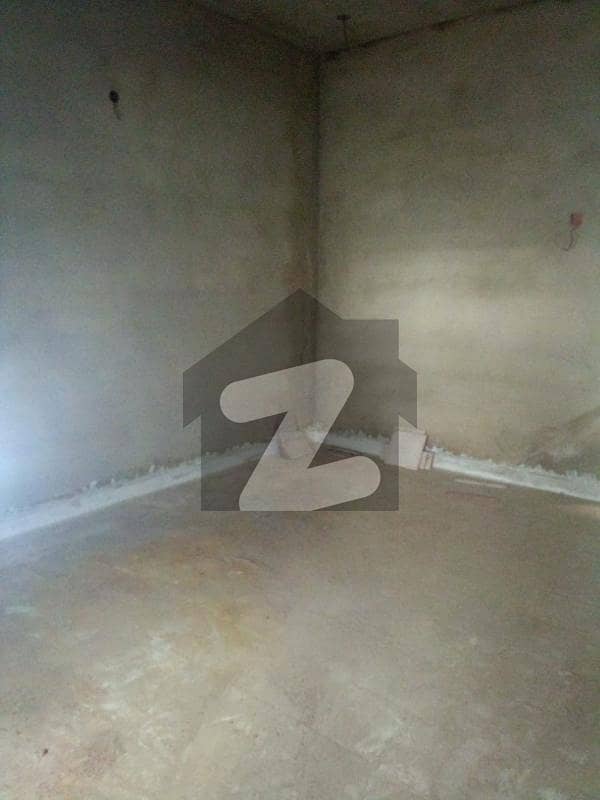 Spacious 4-Room Ground Floor Portion for Rent: Ideal for Warehouse, Godown, and Distributors in Scheme 33 120 Sq Yards, 1080 Sq Ft, 100 Ft Wide Road
