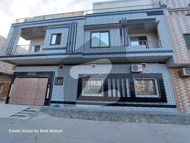 3.5 Marla Double story Park Facing corner house available for Rent In Madina Town