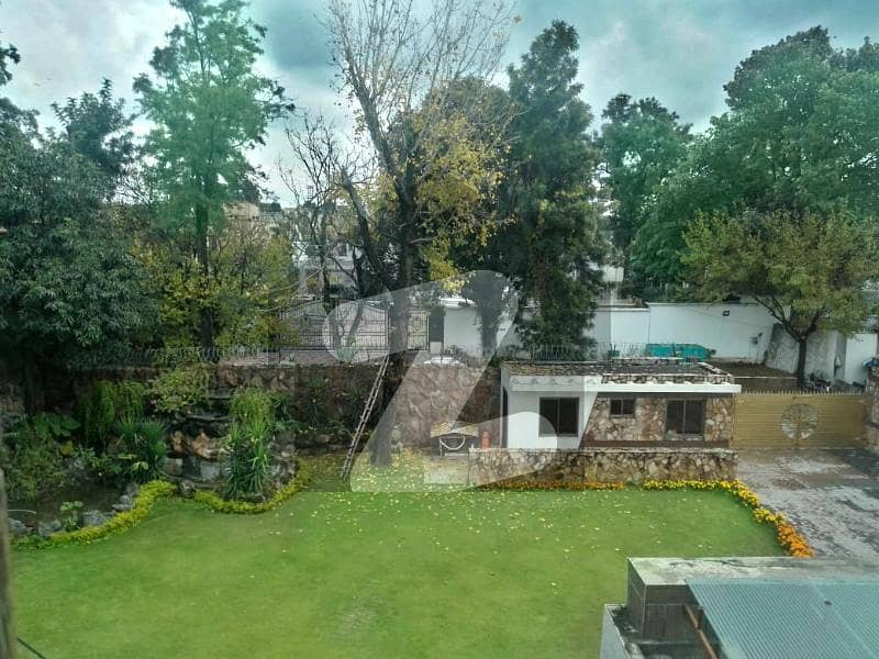 Margalla Road 2 Kanal Old House is for SALE