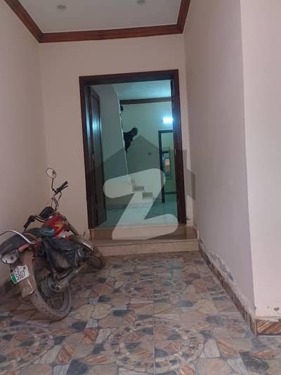 لاثانی گارڈن فیصل آباد میں 3 کمروں کا 3 مرلہ مکان 30.0 ہزار میں کرایہ پر دستیاب ہے۔