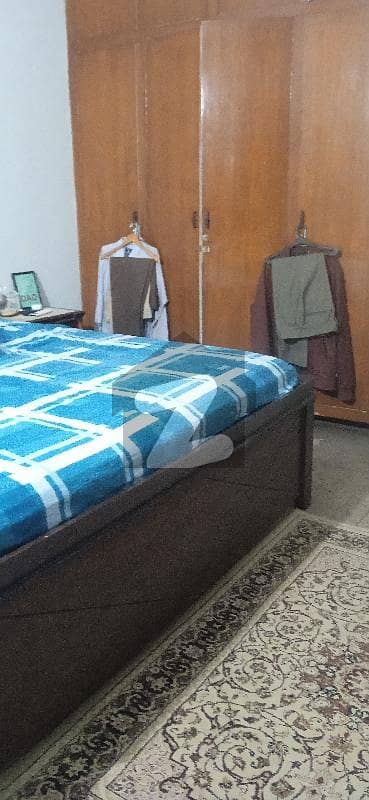 علامہ اقبال ٹاؤن ۔ عمر بلاک علامہ اقبال ٹاؤن,لاہور میں 4 کمروں کا 10 مرلہ مکان 4.3 کروڑ میں برائے فروخت۔