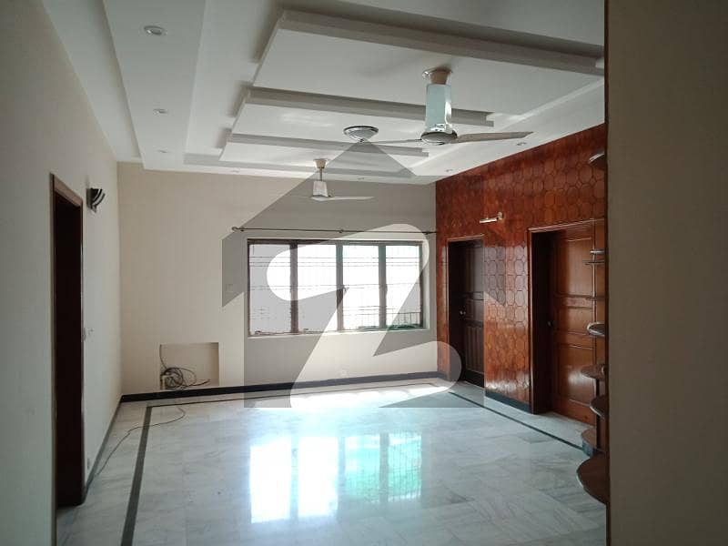 PRIME LOCATION ONE KANAL UPPER PORTION AVAILABLE FOR RENT IN DHA PHASE 4