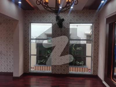 بحریہ ٹاؤن جاسمین بلاک بحریہ ٹاؤن سیکٹر سی,بحریہ ٹاؤن,لاہور میں 5 کمروں کا 1 مرلہ مکان 2.3 لاکھ میں کرایہ پر دستیاب ہے۔