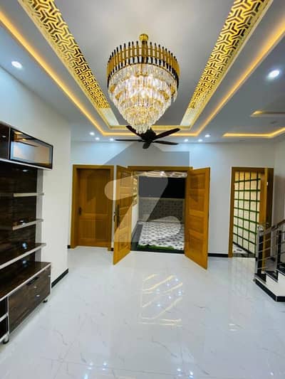 پارک ویو سٹی لاہور میں 4 کمروں کا 5 مرلہ مکان 1.6 کروڑ میں برائے فروخت۔